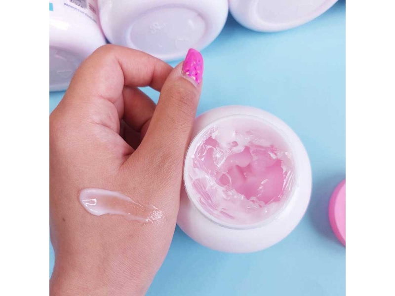 کرم آبرسان سفید کننده حاوی کلاژن گلوتا ویتامین e اورجینال